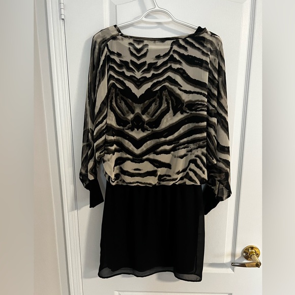 Zebra pattern dress size M never worn from Italy - Picture 2 of 2